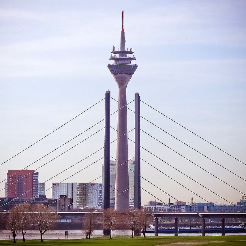 Rheinturm_Düsseldorf